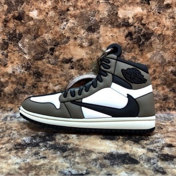 10 Jordan and Nike Random Shoe Keychains - Retro Sneakers Basketball - Picture 9 of 15